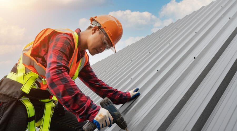 Professional gutter cleaning in Saint Lawrence, SD